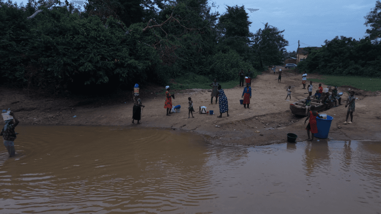 Gold rush: Galamsey boom sends communities in hunt for water