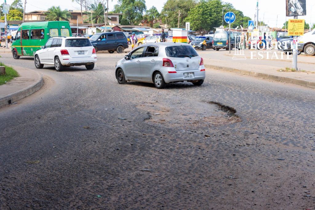 Roads-in-Decay-Potholes-in-Accra
