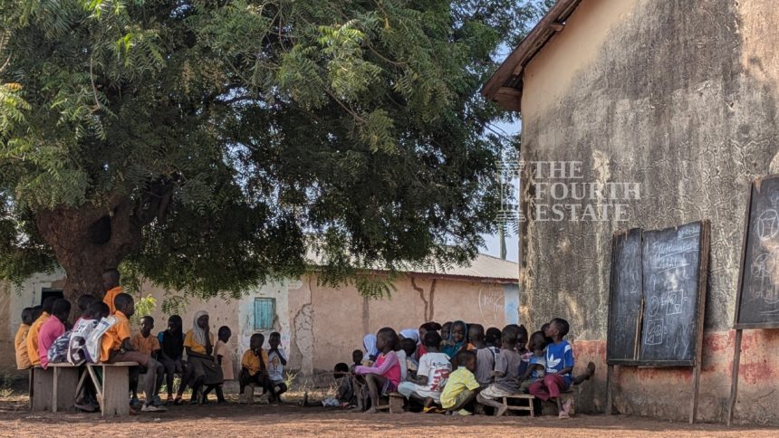 The primary school in Chaankpem is under a tree