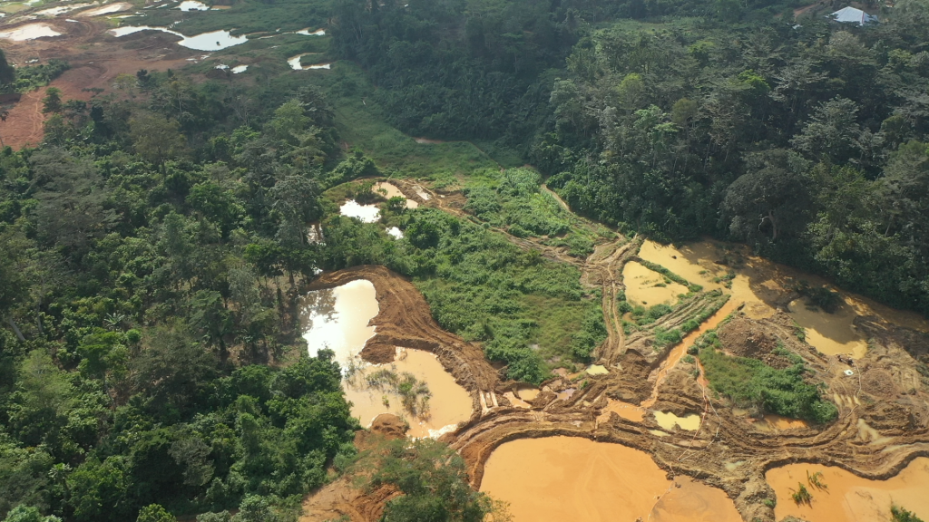 Galamsey on Densu Upstream. Potroase.png